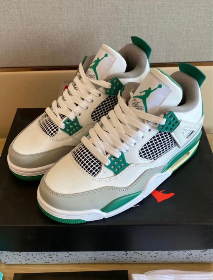 AIR JORDAN RETRO 4 PINE GREEN UA